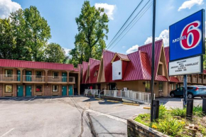 Отель Motel 6 Gatlinburg Smoky Mountains, Гатлинберг